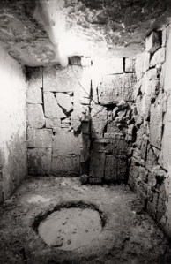 Photo 1b: u r 14, DAS LETZTE LOCH, Totes Haus u r, Venedig 2001