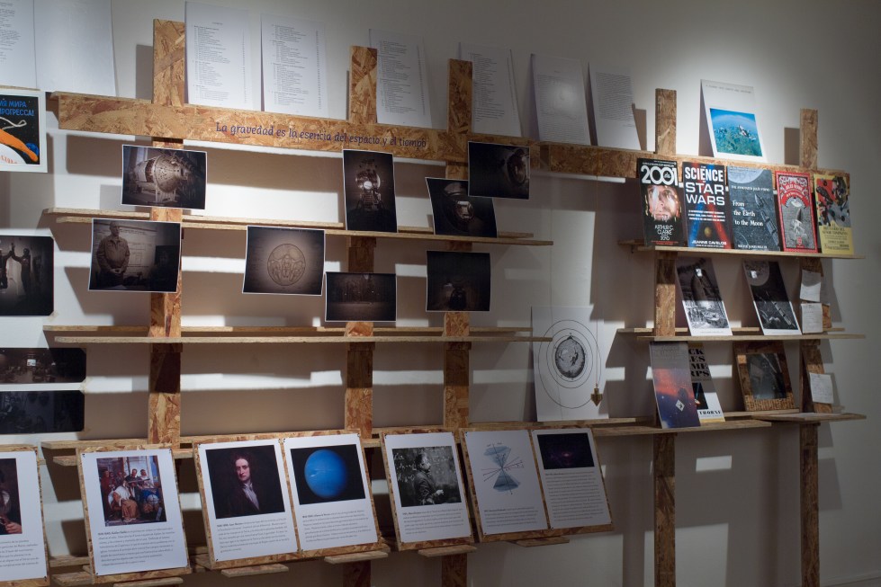 Reference library for Gravedad de los Asuntos (Matters of Gravity). Photo Rodrigo Hernández.